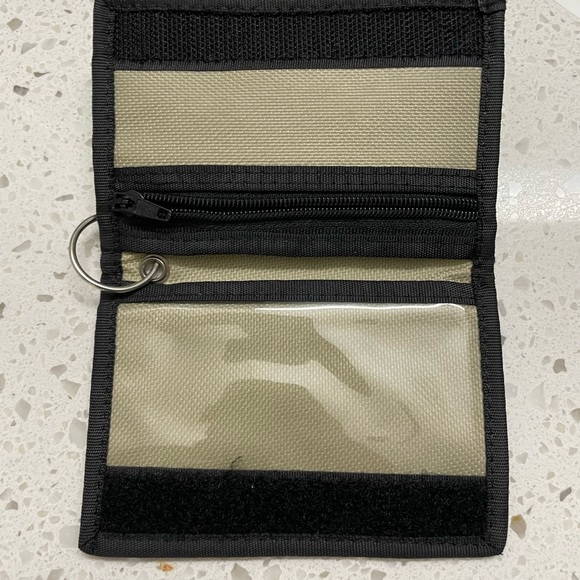 Wallet with Key Ring - Picture 4 of 4